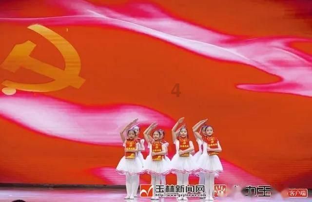 救援男孩毕业生